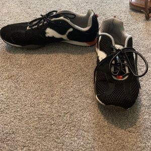Puma tennis shoe size 7